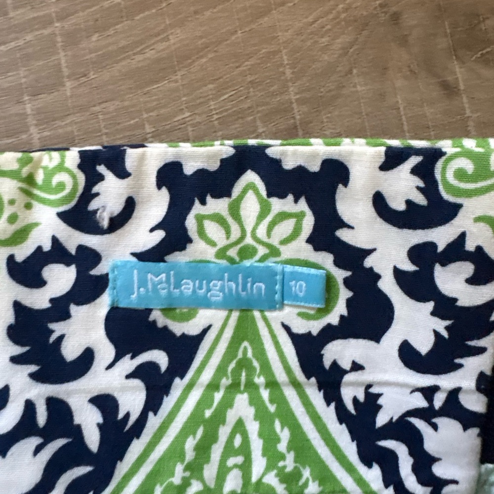 J McLaughlin Green and Navy Medallion Patterned Skirt Size 10 - Picture 4 of 5